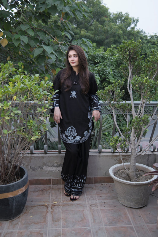 Sparrow Embroidered 2Pc