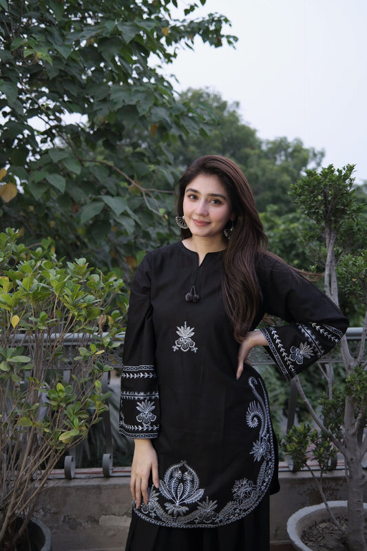 Sparrow Embroidered 2Pc