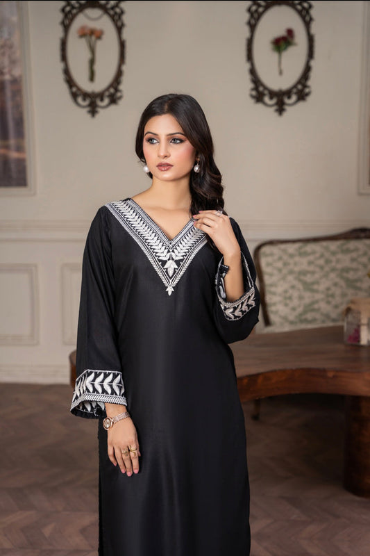 Mehro Embroidered 2PC